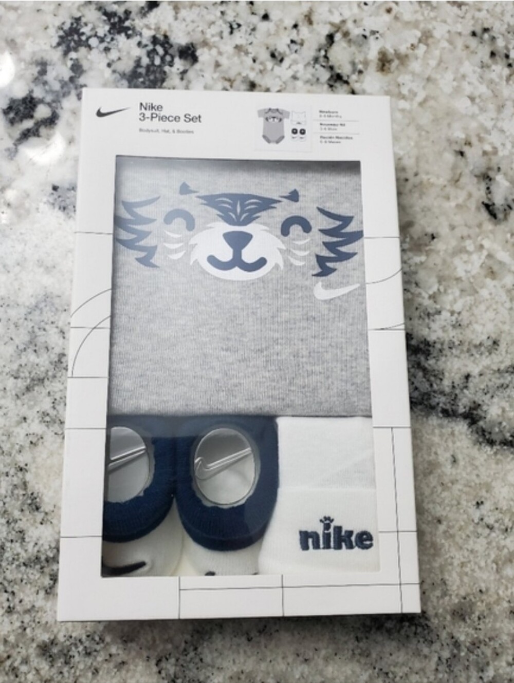 Nike Baby 3-Piece Set in Gray and Blue. NEW!
